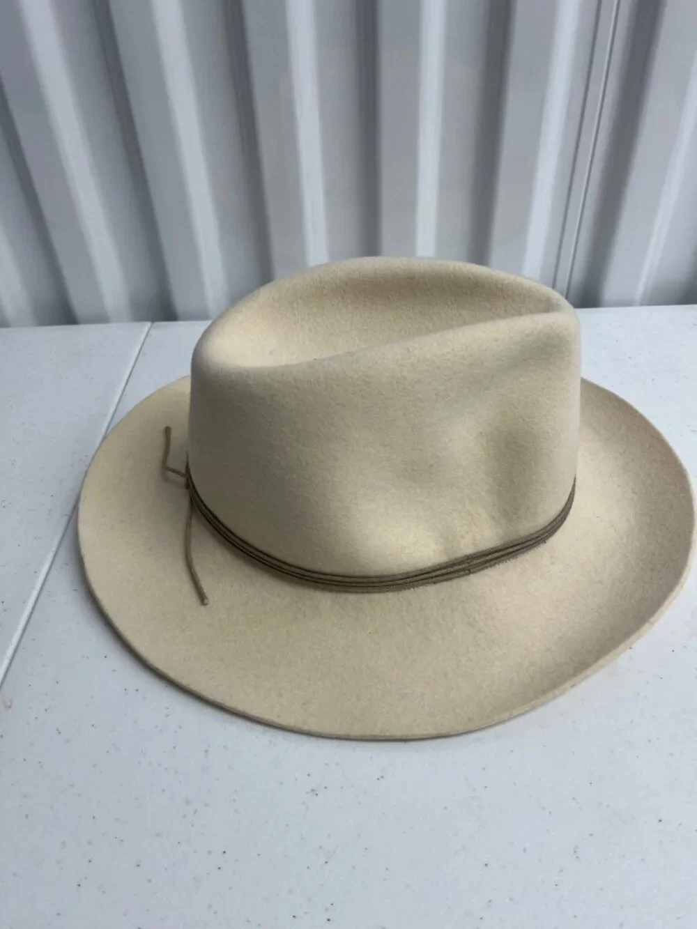 Artesano 100% Wool‎ Felt Hat in Cream White Size L
